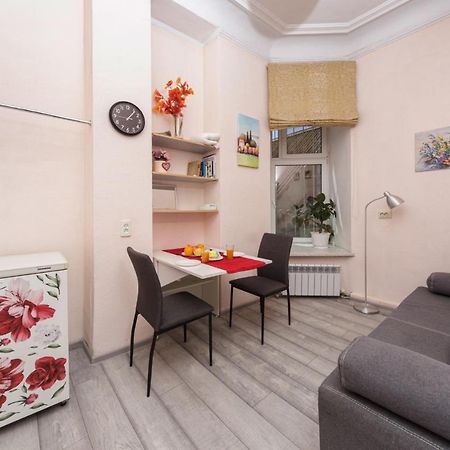 Comfortable Apartment In The Very Center Of Odessa Buitenkant foto
